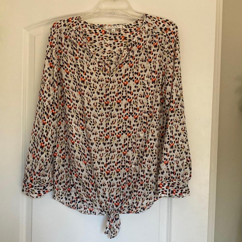 CHAUS medium split neck blouse